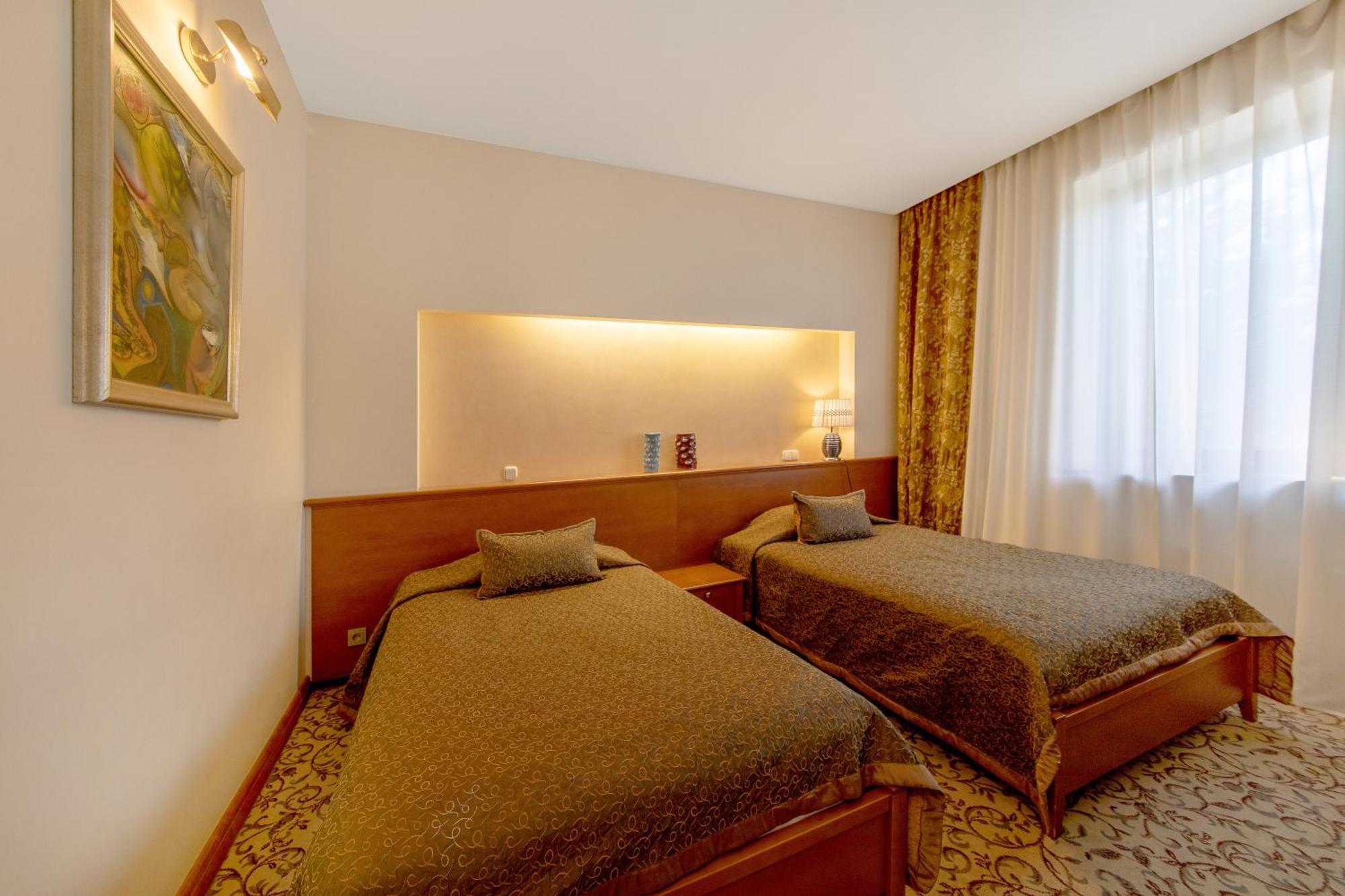 קובנה Pazaislis Park Hotel מראה חיצוני תמונה