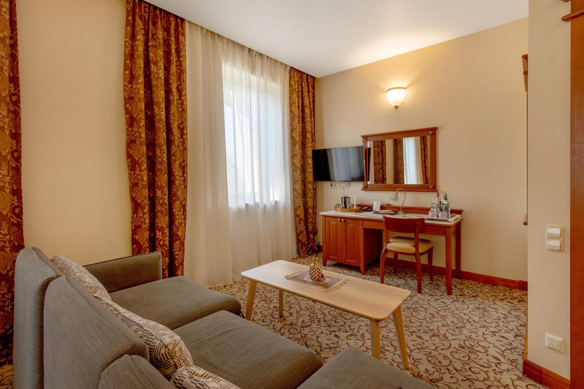 קובנה Pazaislis Park Hotel מראה חיצוני תמונה