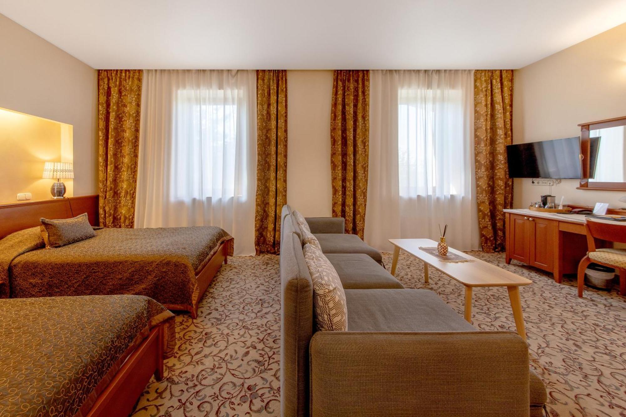 קובנה Pazaislis Park Hotel מראה חיצוני תמונה