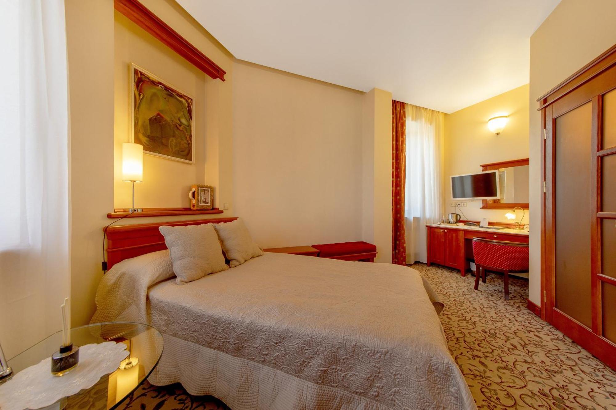 קובנה Pazaislis Park Hotel מראה חיצוני תמונה