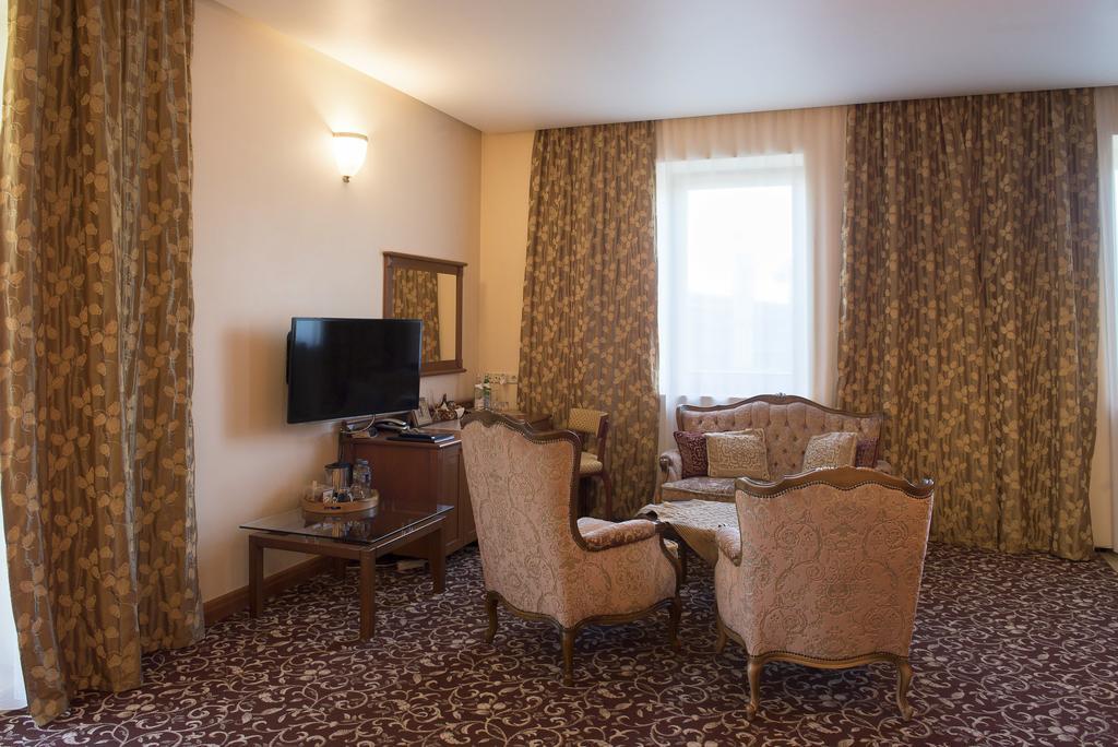 קובנה Pazaislis Park Hotel מראה חיצוני תמונה