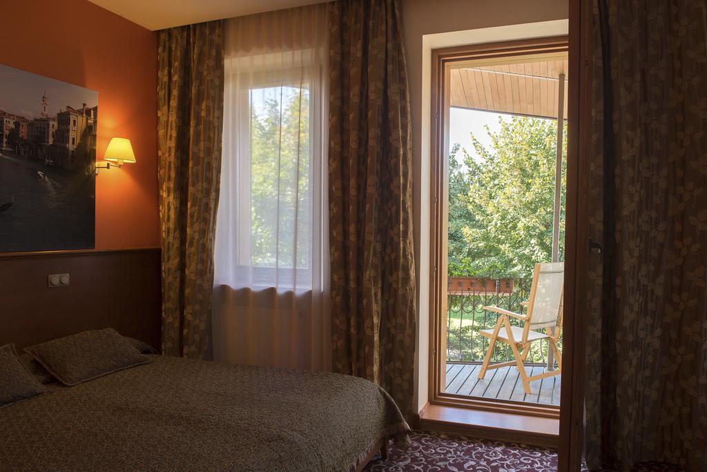 קובנה Pazaislis Park Hotel מראה חיצוני תמונה