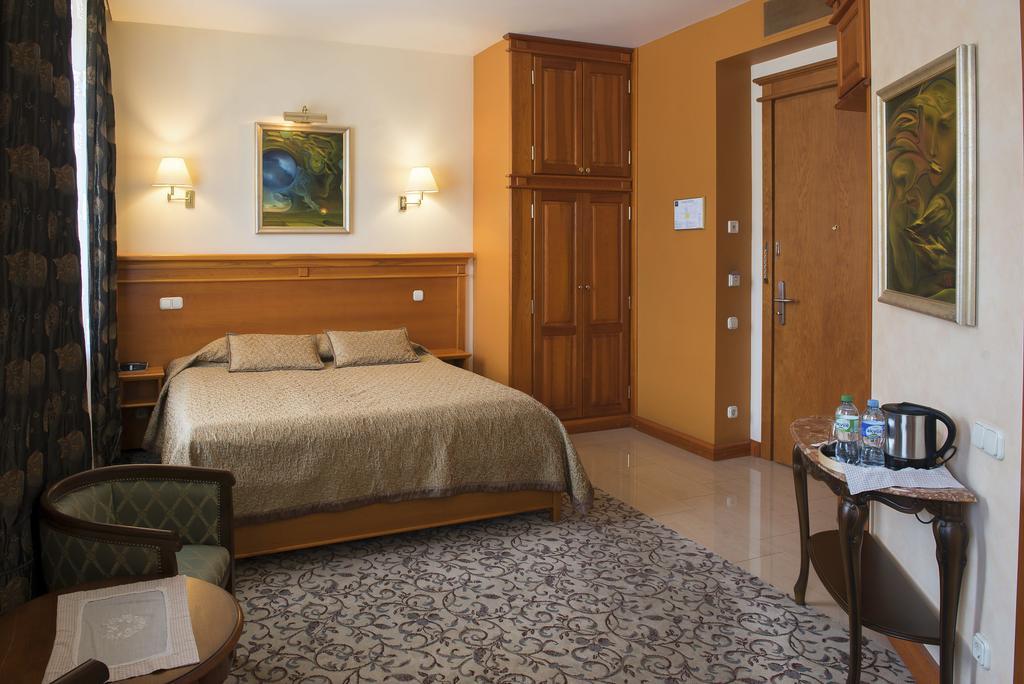 קובנה Pazaislis Park Hotel מראה חיצוני תמונה